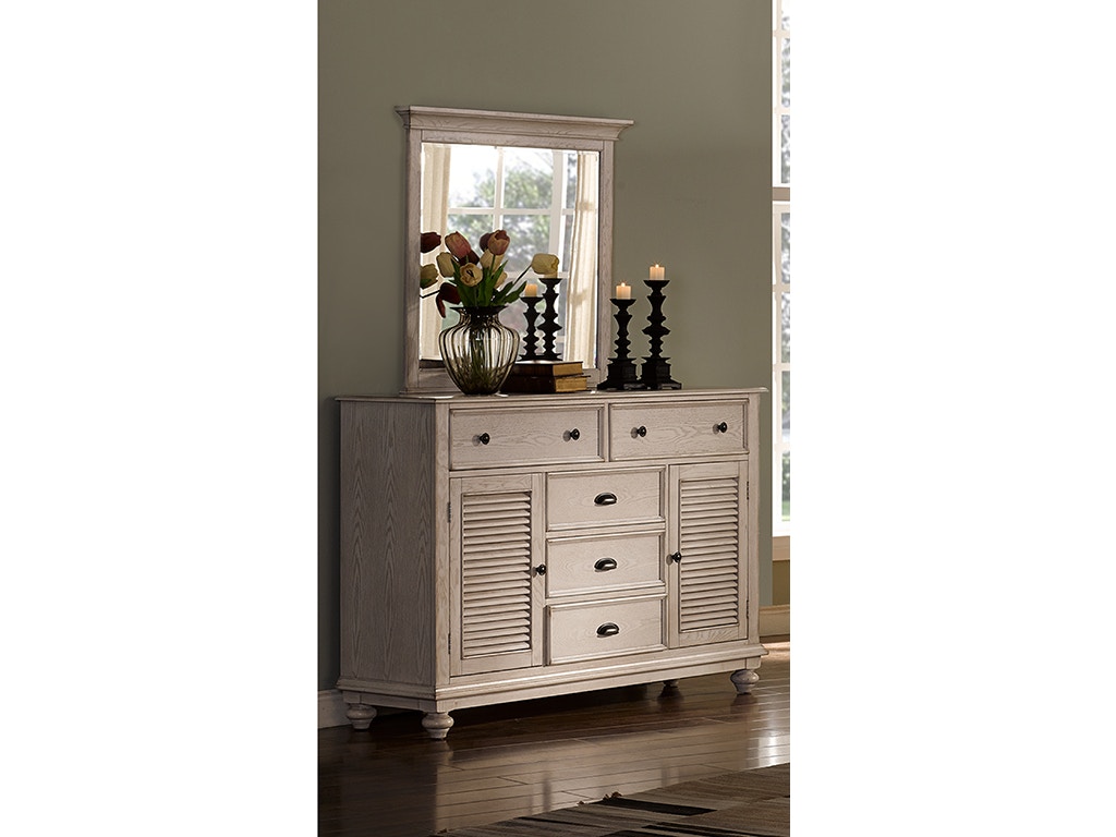 New Classic Bedroom Lakeport 3 Piece Set - Queen Bed, Dresser